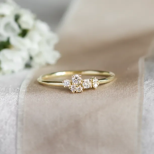 Gold cluster ring with diamonds VENICE Image