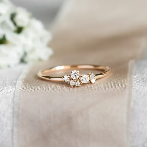 Gold cluster ring with diamonds VENICE Image