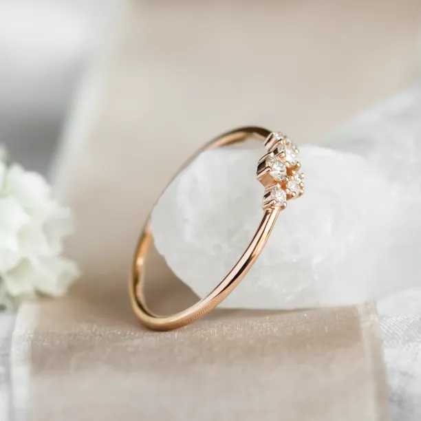 Gold cluster ring with diamonds VENICE Image