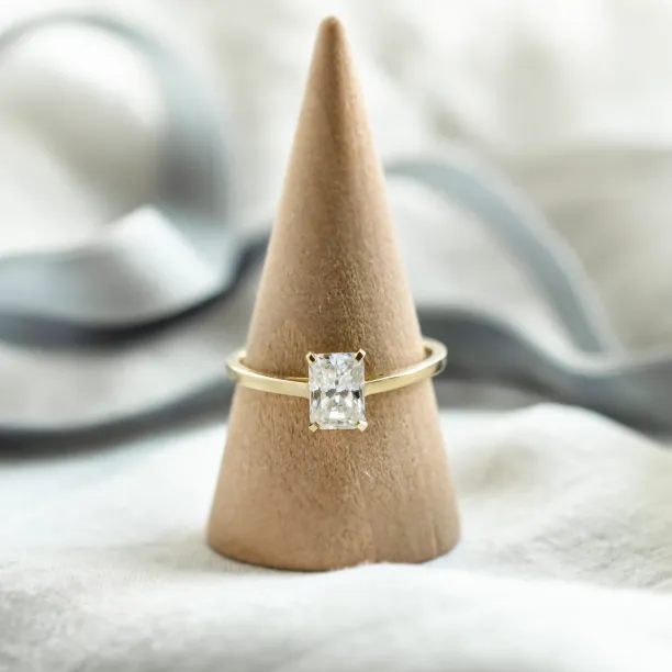 Minimalist engagement ring with moissanite BAGI Image