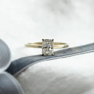 Minimalist engagement ring with moissanite BAGI Thumbnail
