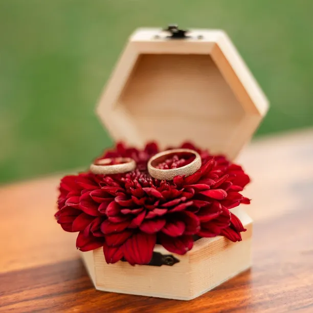 Wedding rings with unusual surface MARTAS Image