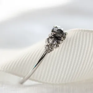 Gold ring with rutilated quartz and diamonds HESTIÁ Thumbnail