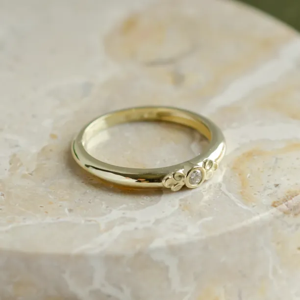 Engagement ring with a diamond and massive hoop JUNE Image