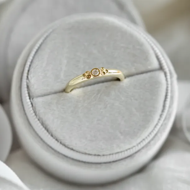 Engagement ring with a diamond and massive hoop JUNE Image