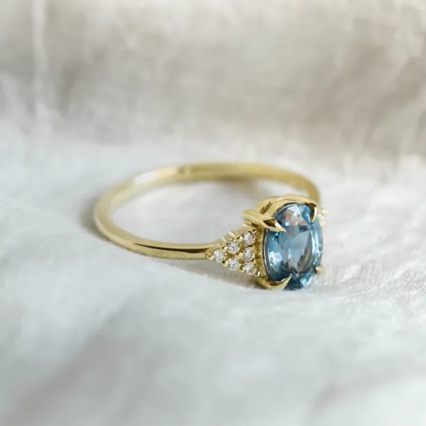 Blue sapphire and diamond engagement ring STEFANIE Image
