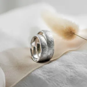 Original textured wedding rings KAWI