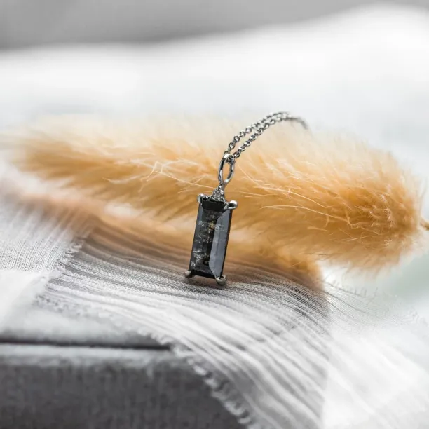 Gold necklace with baguette salt'n'pepper diamond PARIS Image