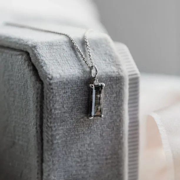 Gold necklace with baguette salt'n'pepper diamond PARIS Image