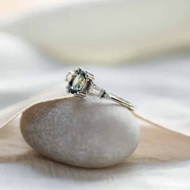 Gold ring with teal oval sapphire DIANA Image