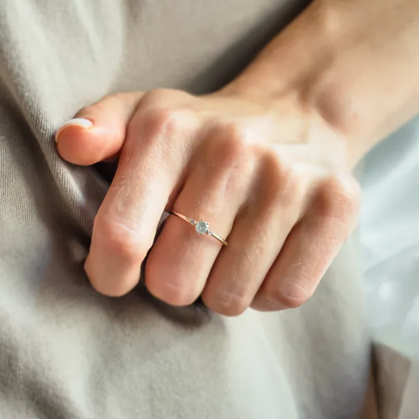 Minimalist salt and pepper and classic diamond ring FRANCO Image