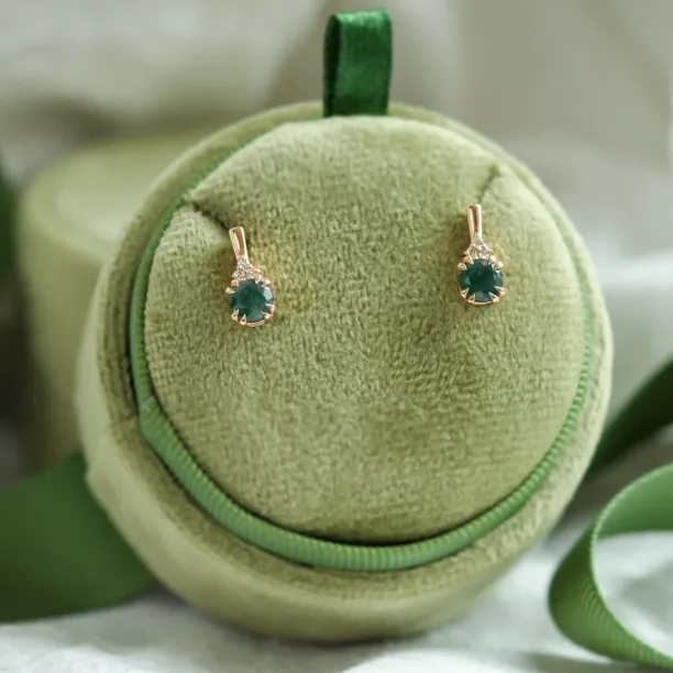 Gold earrings with moss agate and diamonds TIA Image