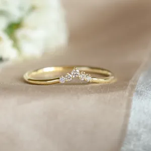 Minimalist curved diamond wedding ring UMA