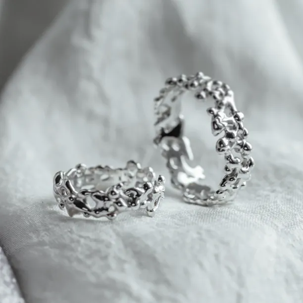 Avant-garde wedding rings with organic elements NALANI Image