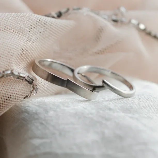 Elegant curved wedding rings SHIRIN Image