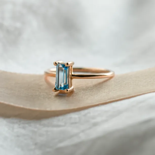 Gold ring with blue topaz CONSTANCE Image