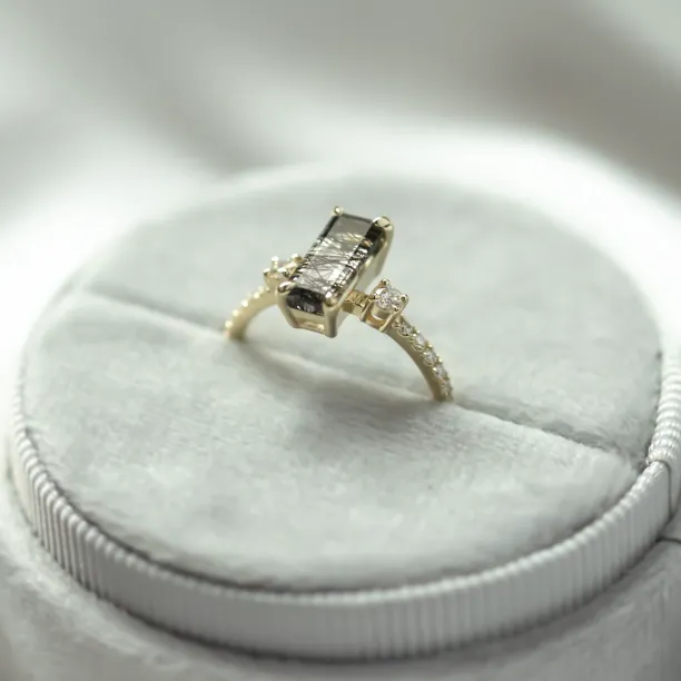Gold ring with rutilated quartz and diamonds LIAM Image