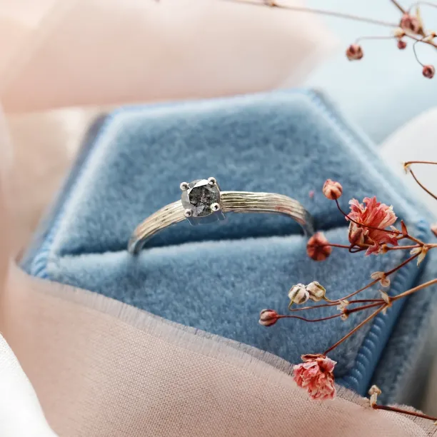 Gold ring in tree bark shape with salt and pepper diamond SALTY Image
