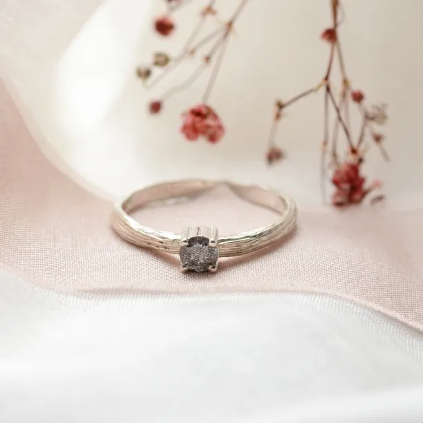 Gold ring in tree bark shape with salt and pepper diamond SALTY Image