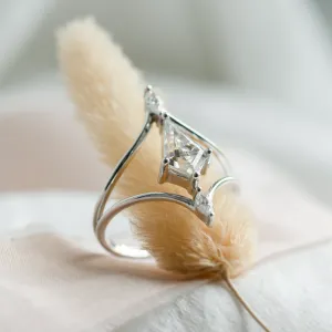 Extravagant split shank ring with moissanites ELOISE Thumbnail