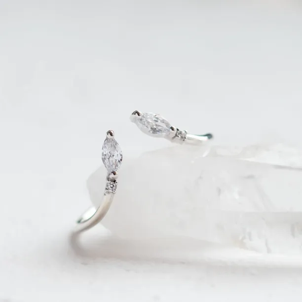 Moissanite chevron wedding ring MALCOLM Image
