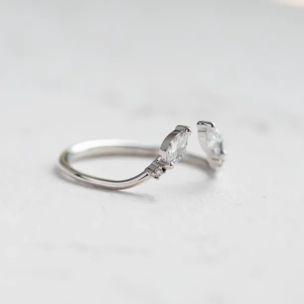 Moissanite chevron wedding ring MALCOLM Image