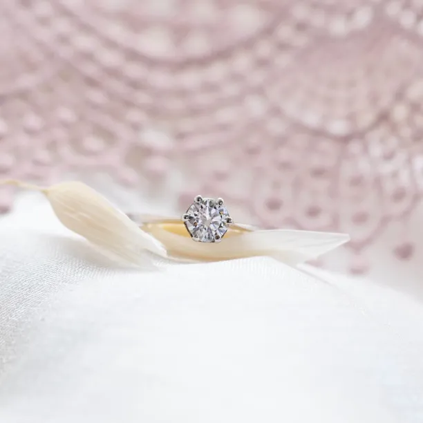 Engagement ring with diamond 0.4ct FLORA Image