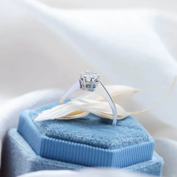 Engagement ring with diamond 0.4ct FLORA Image