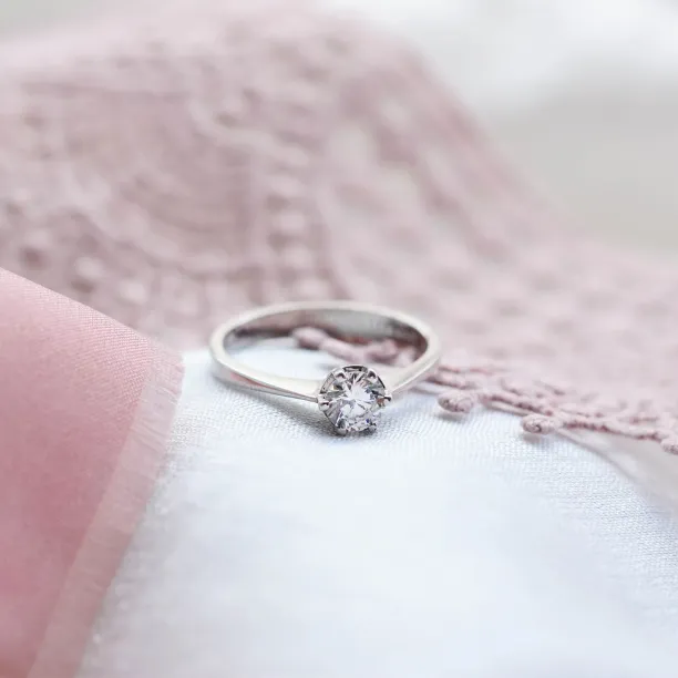 Engagement ring with diamond 0.4ct FLORA Image