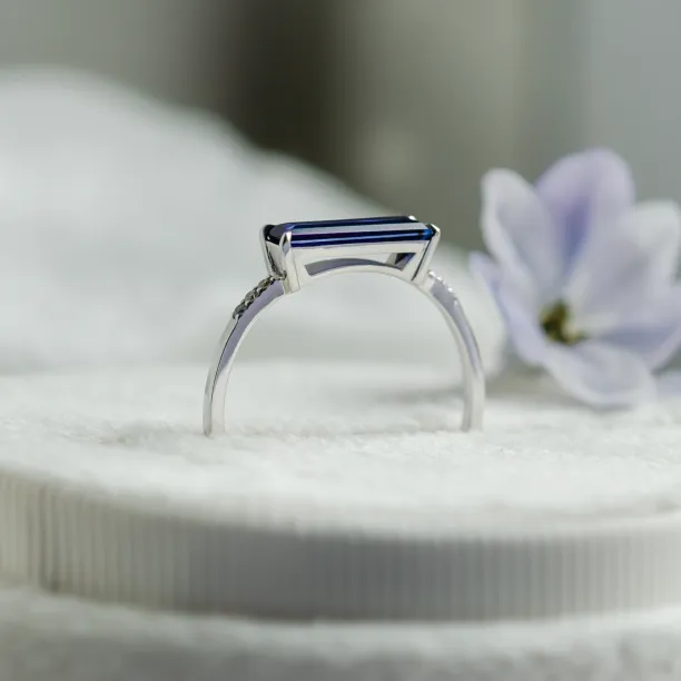 Gold ring with baguette blue lab grown sapphire and diamonds ODETA Image