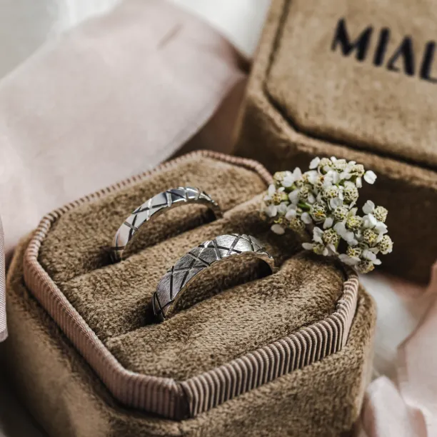 Original gold wedding rings NADIN Image