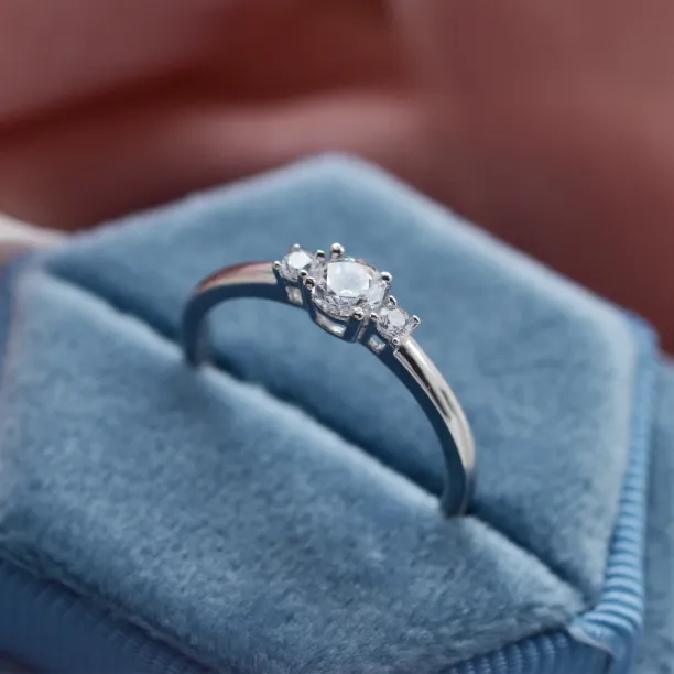 ARETE gold diamond ring Image