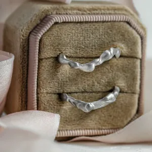 Curved gold wedding rings ZINC Thumbnail