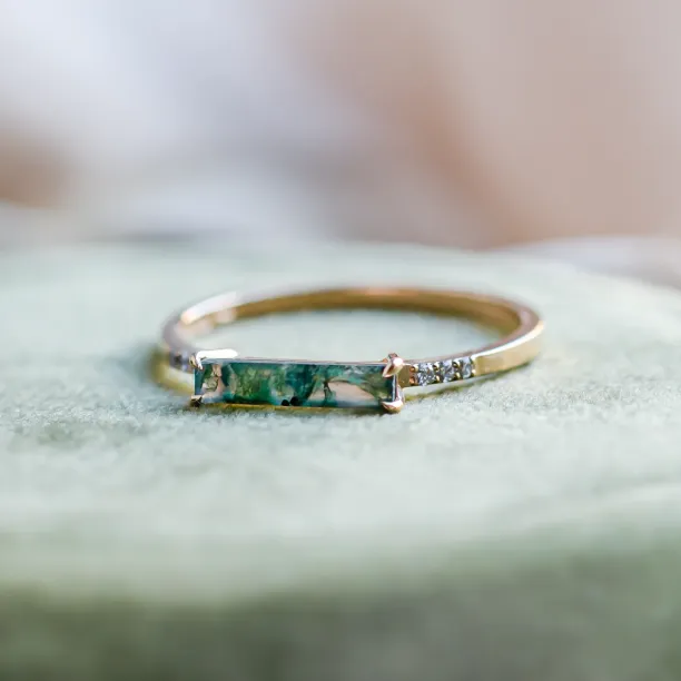 Gold ring with baguette moss agate and diamonds ELLETH Image