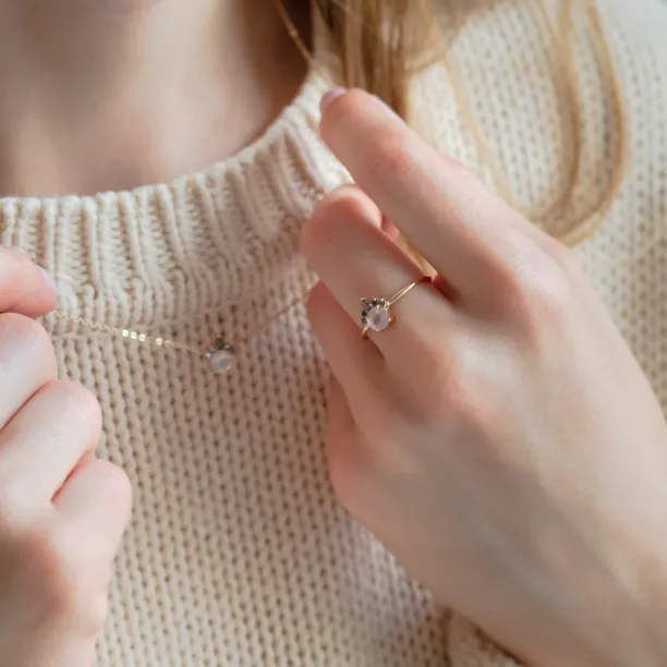Romantic ring with morganite and salt and pepper diamonds DAPHNE Image