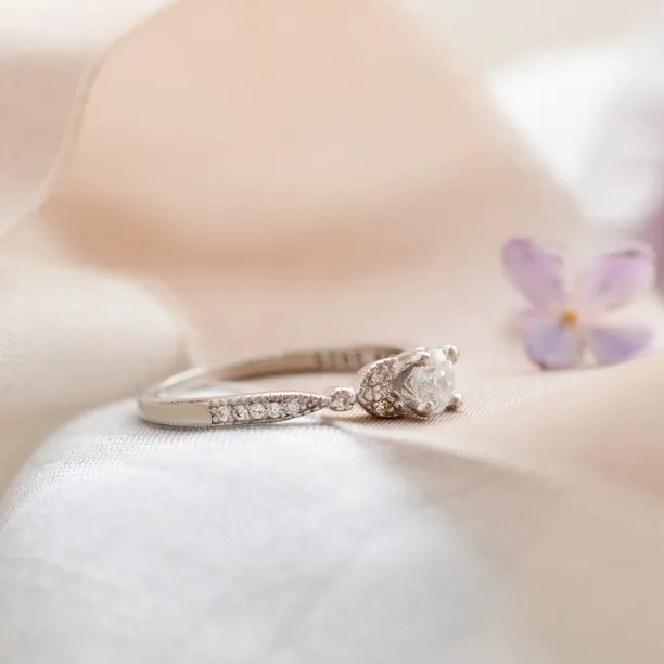 KREKE gold diamond engagement ring Image