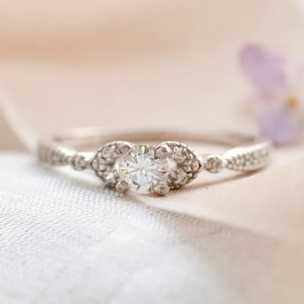 KREKE gold diamond engagement ring Image