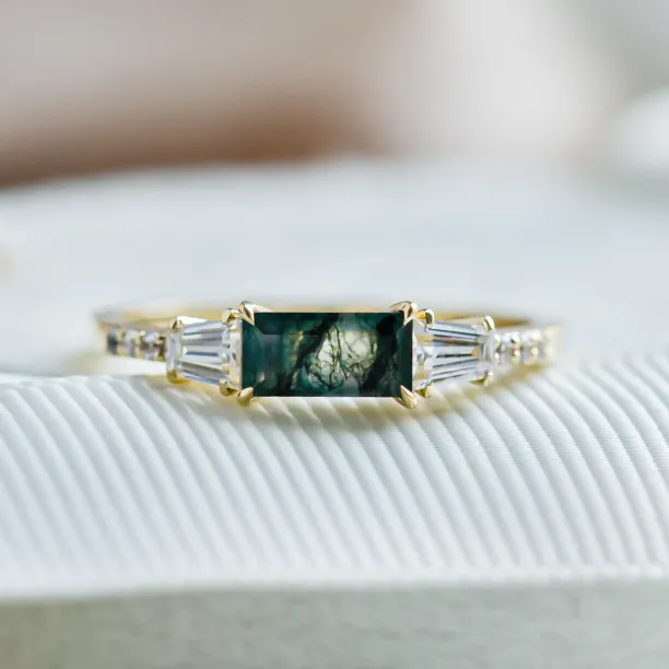 Ring in art deco style with moss agate and moissanites DINETH Image