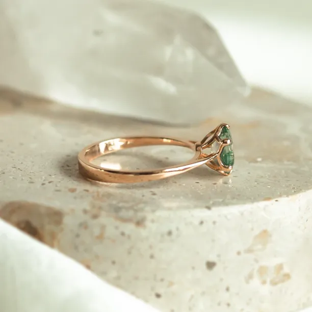 Moss agate gold ring OLLY Image