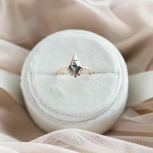 Unusual engagement ring with salt and pepper diamond and side diamonds ADIRA