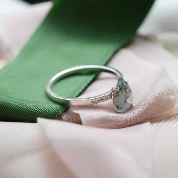 Mossagate engagement ring with diamonds MARTINA Image