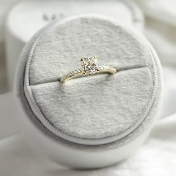 Luxury lab grown diamond engagement ring ARABELLA Image