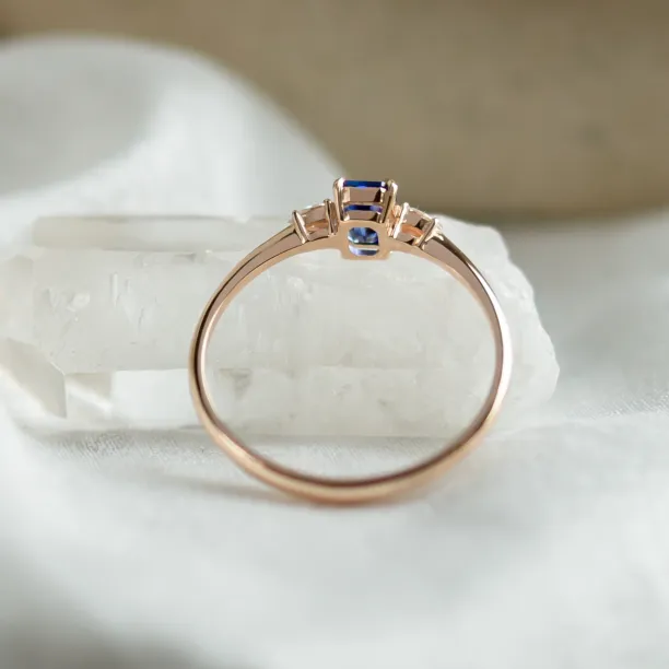 Elegant emerald sapphire and pear diamond ring LEILANI Image