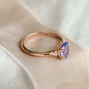 Tanzanite and diamond vintage ring BRIGHT Thumbnail