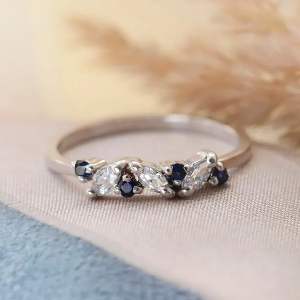 Gold ring with sapphires and diamonds VALLY Image