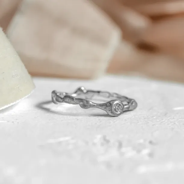 Organic engagement ring with diamond PLUMBUM Image