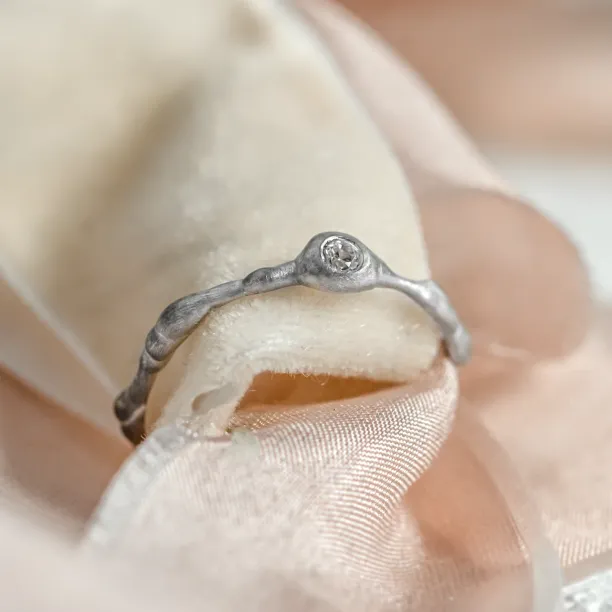 Organic engagement ring with diamond PLUMBUM Image
