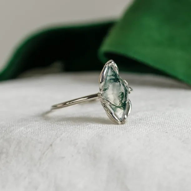 Original engagement ring with moss agate GIANA Image