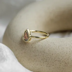 XENIA gold ring with salt and pepper diamond Thumbnail