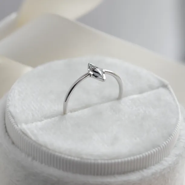 Minimalist engagement ring with salt and pepper diamond BILLY Image